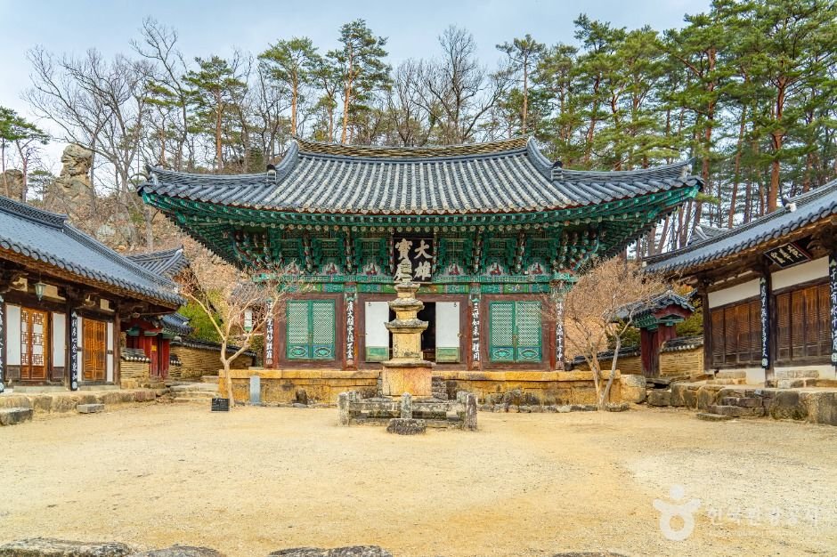 CNN도 반한 울진 불영사, 부처의 그림자 간직한 천년 사찰 힐링 여행