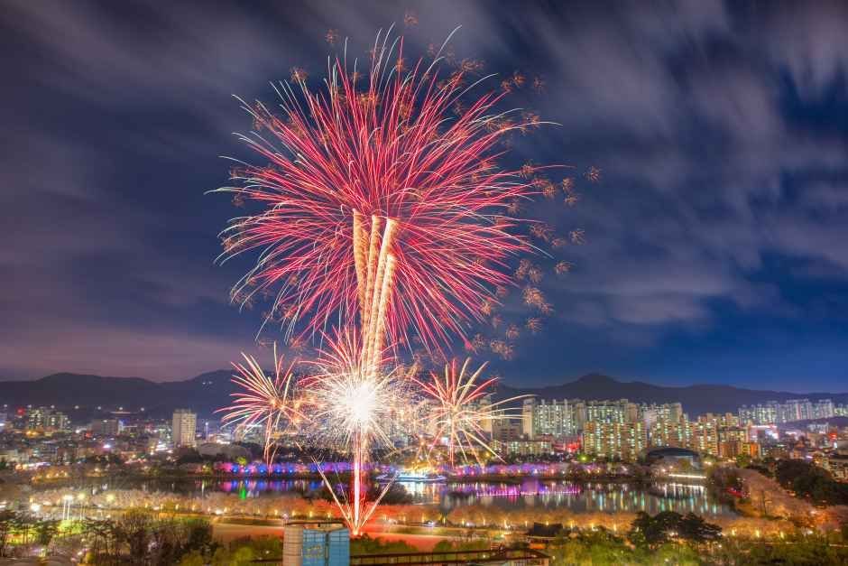세계유산 저수지와 알록달록 단풍길의 만남, 수원 만석공원으로 떠나는 산책